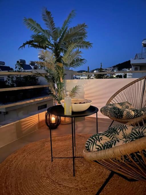 Cozy Apartment Opposite The Beach Афины Экстерьер фото