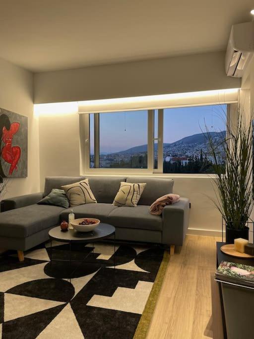 Cozy Apartment Opposite The Beach Афины Экстерьер фото