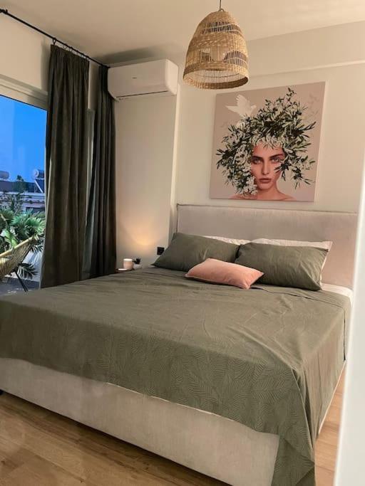 Cozy Apartment Opposite The Beach Афины Экстерьер фото